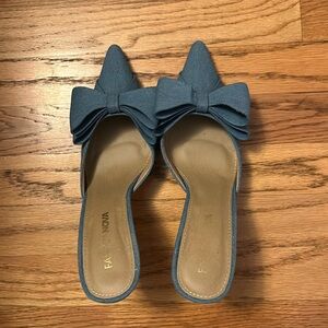 Women’s Fashion Nova blue denim heels with bow!